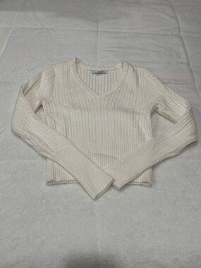 V-Neck Cable Knit Sweater - Cream